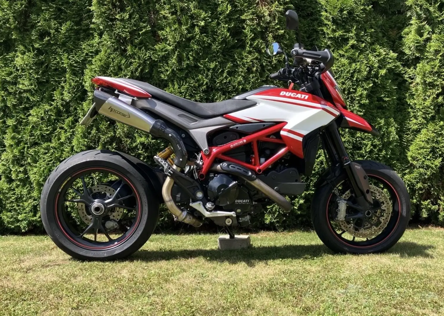 Ducati Hypermotard 821 SP Červená - 1