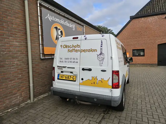 Ford Transit Connect view 12