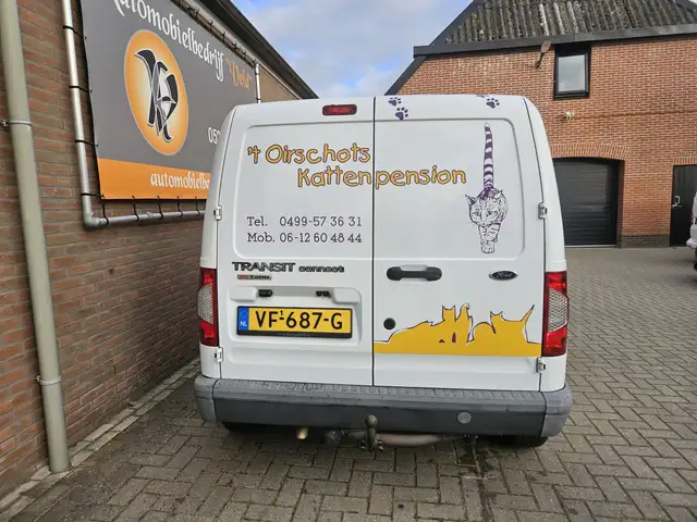 Ford Transit Connect view 13