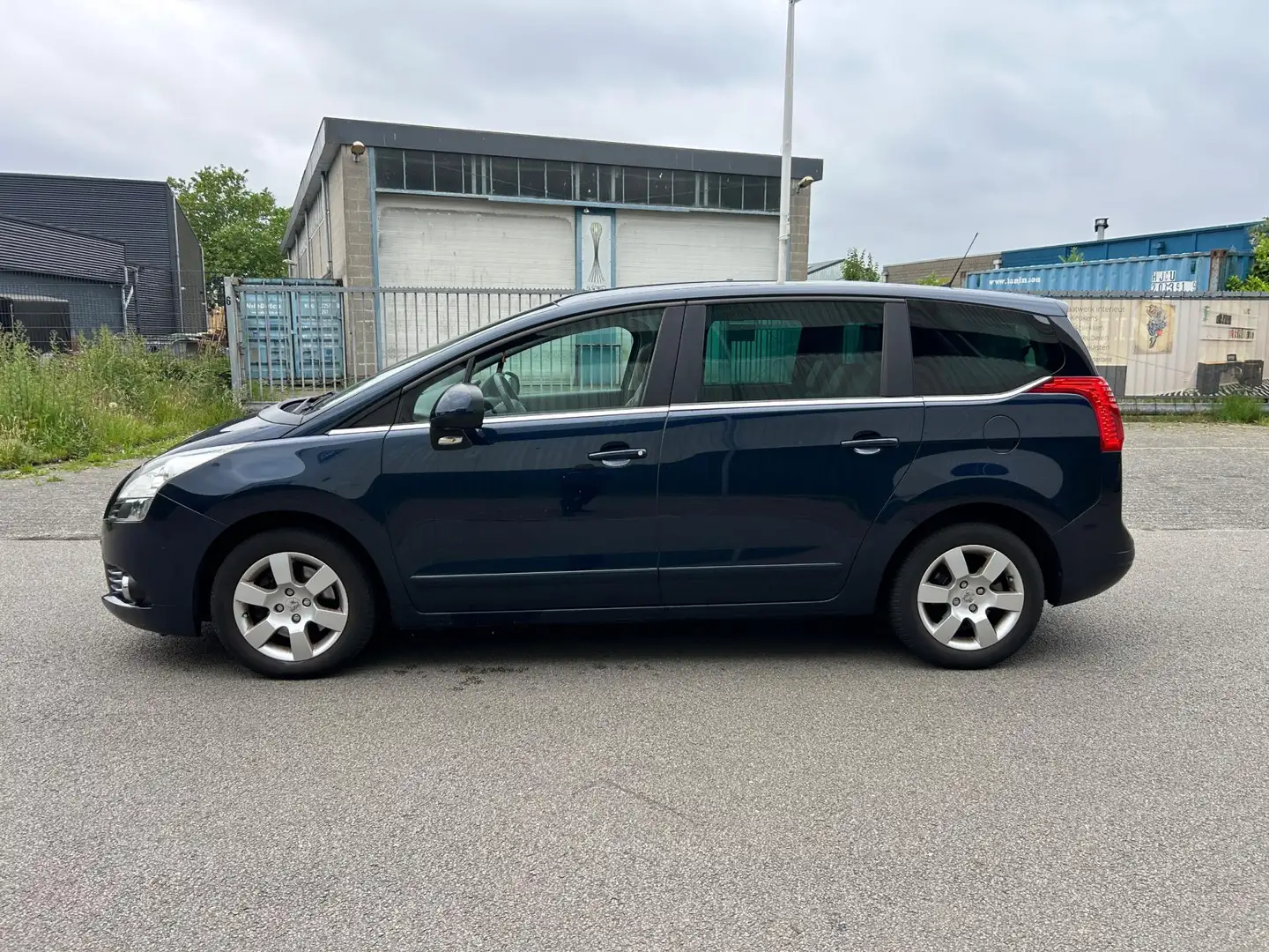 Peugeot 5008 1.6 THP ST 7p. Stoelverwarming/Navi/Leder/Trekhaak Blauw - 2