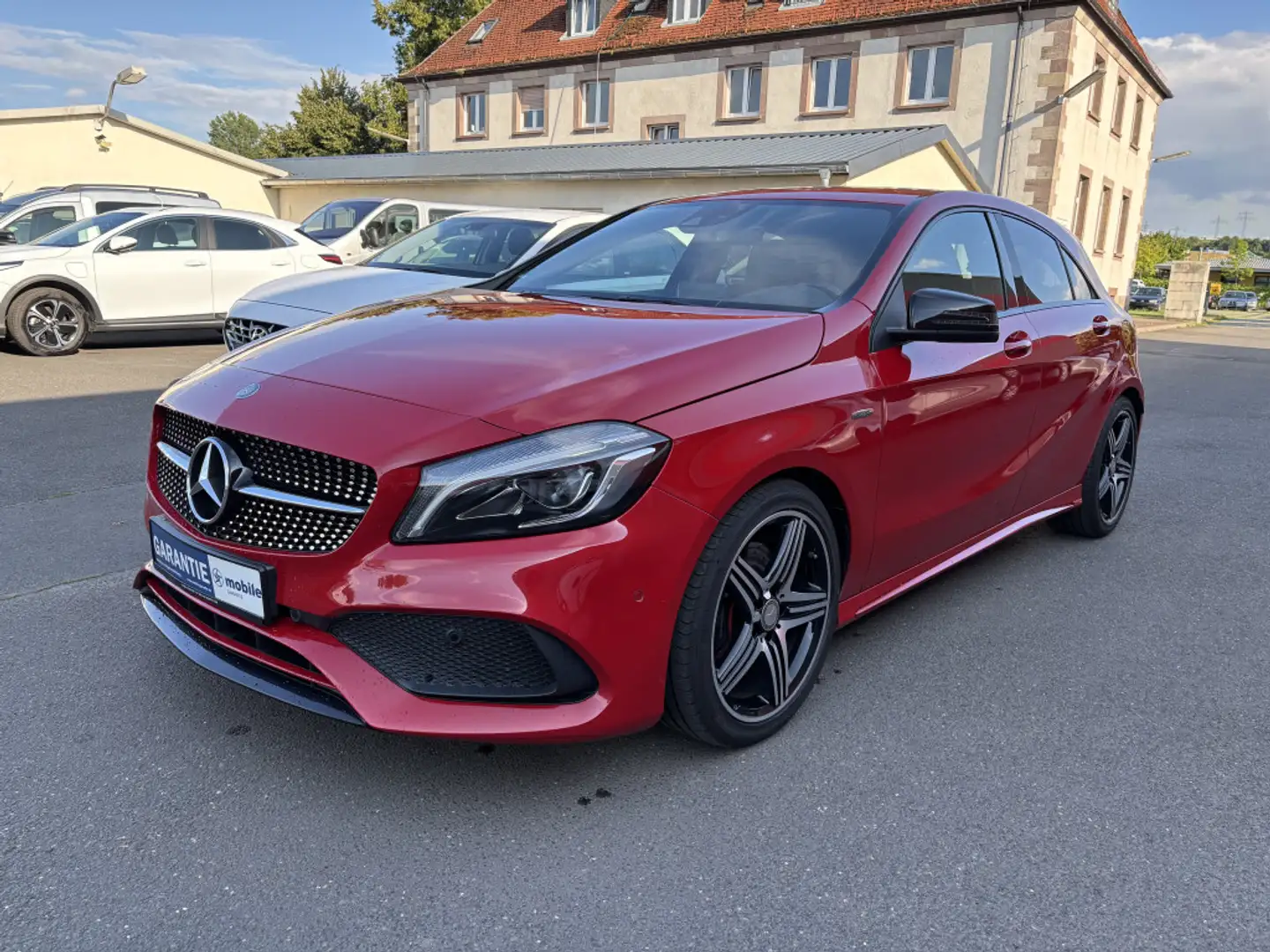 Mercedes-Benz A 250 4Matic AMG Line Night-NAV-LED-LEDER-KAMERA Rouge - 1