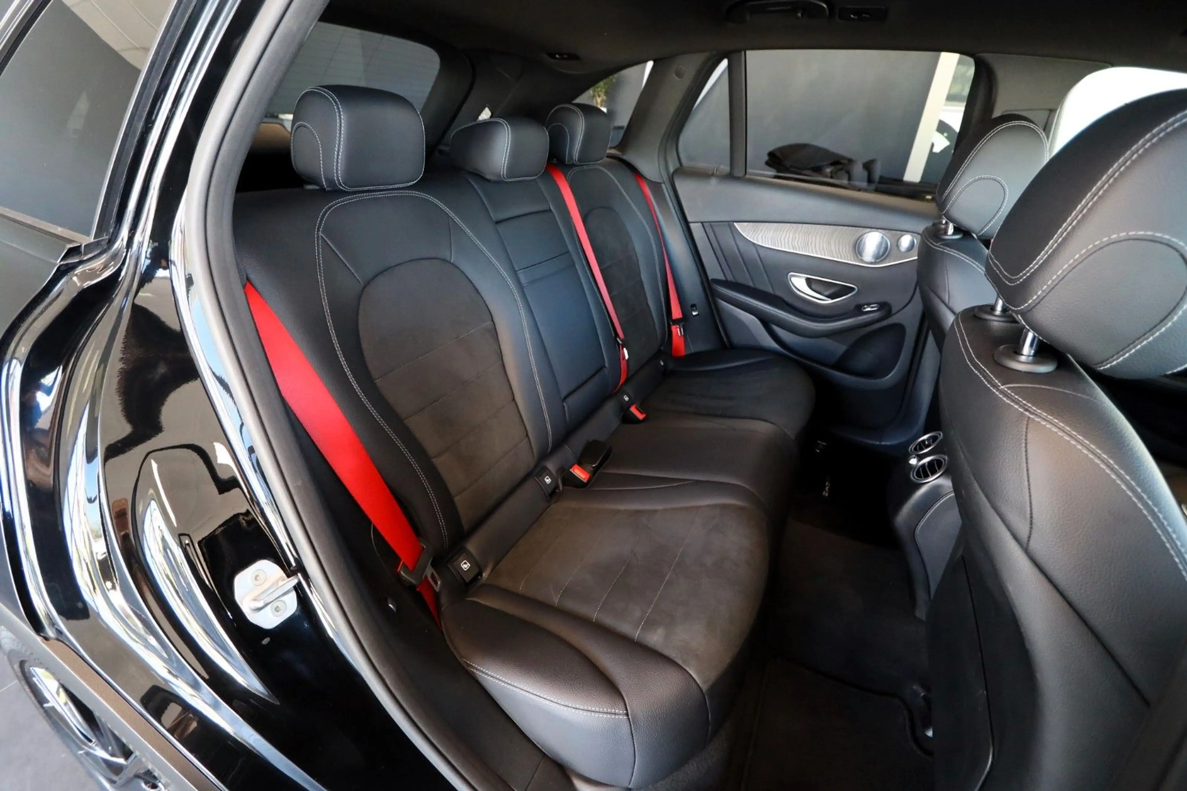 Mercedes-Benz GLC 350 e 4Matic AMG-Line Night Paket LED LEDER — photo 14