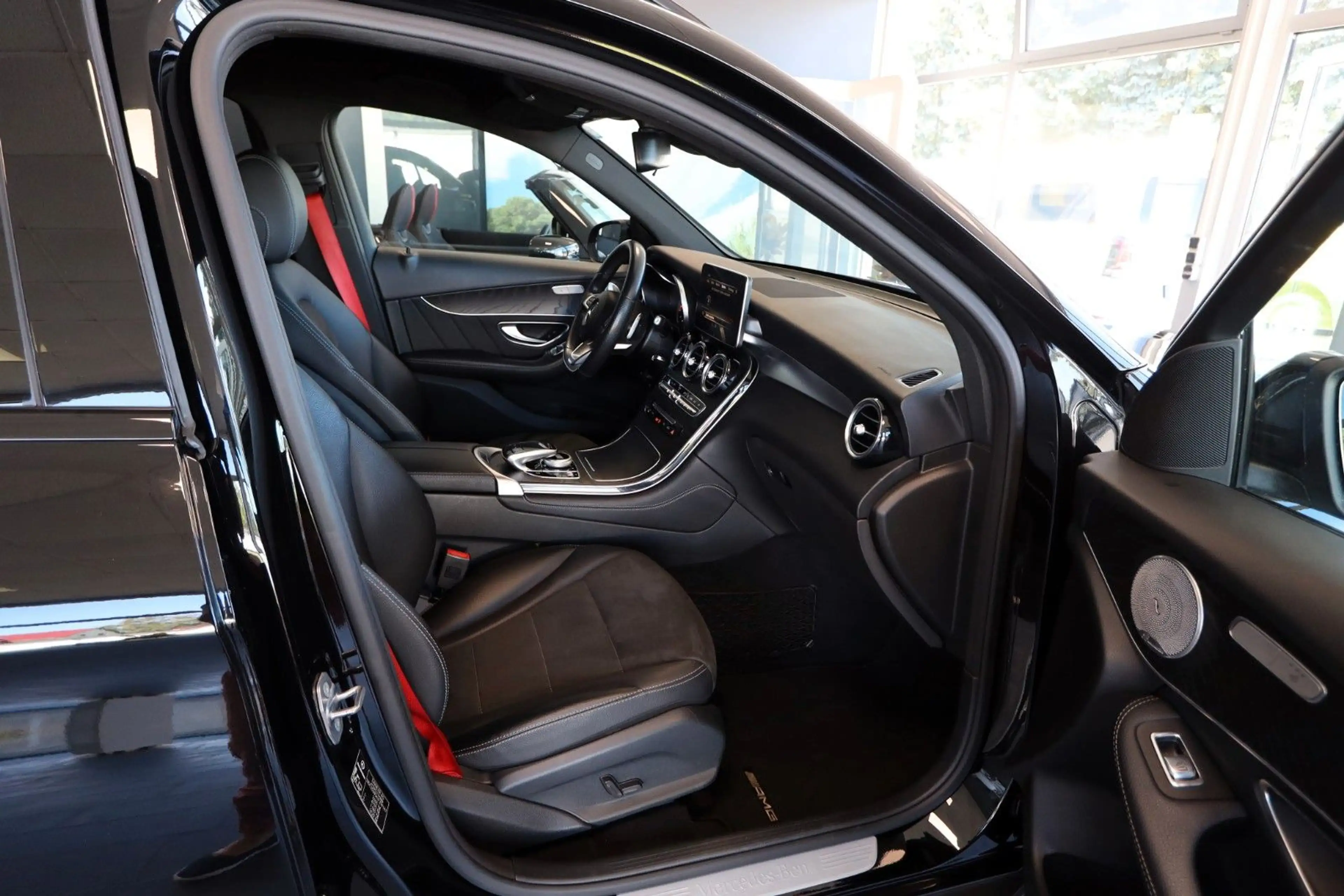 Mercedes-Benz GLC 350 e 4Matic AMG-Line Night Paket LED LEDER — photo 10