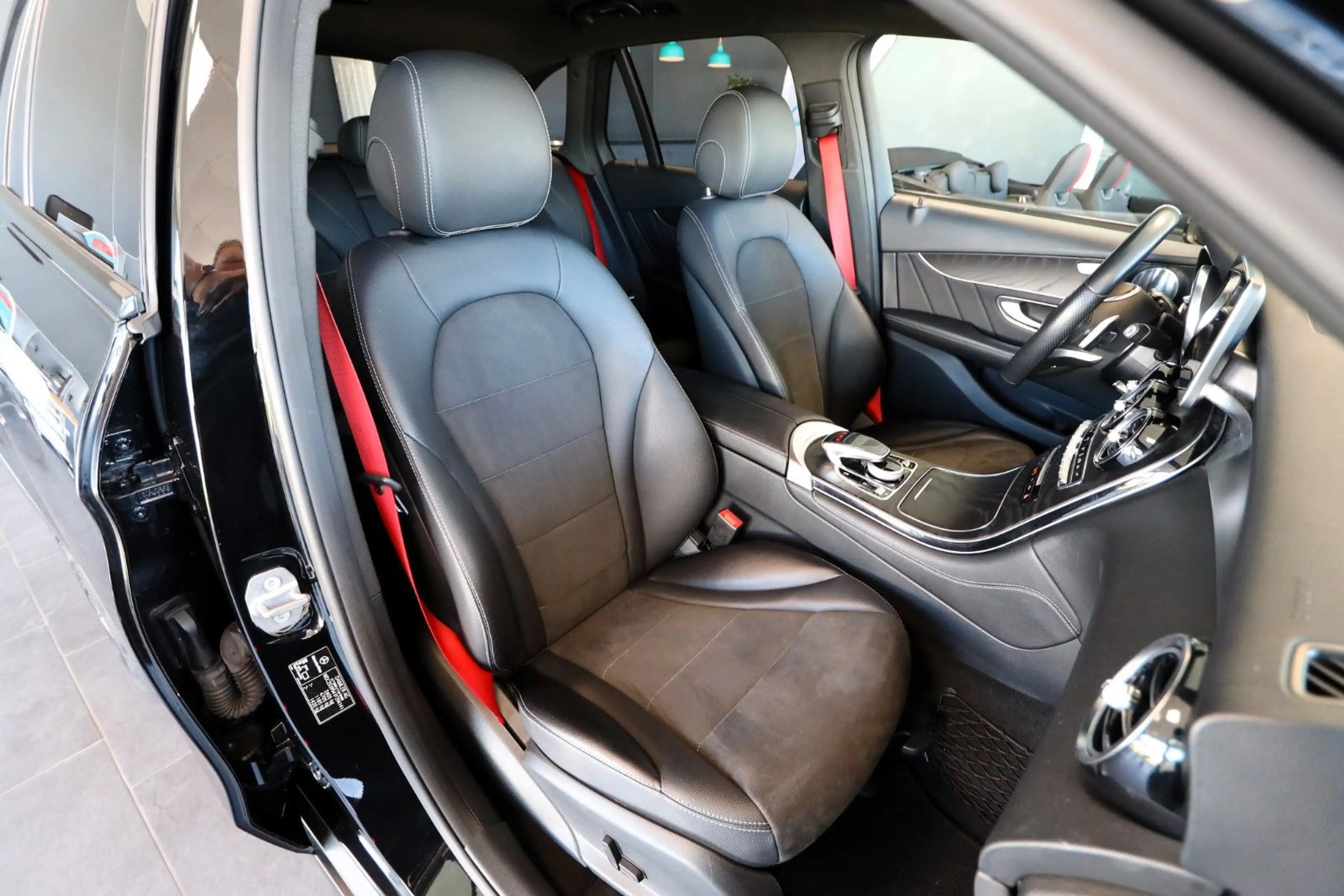 Mercedes-Benz GLC 350 e 4Matic AMG-Line Night Paket LED LEDER — photo 11