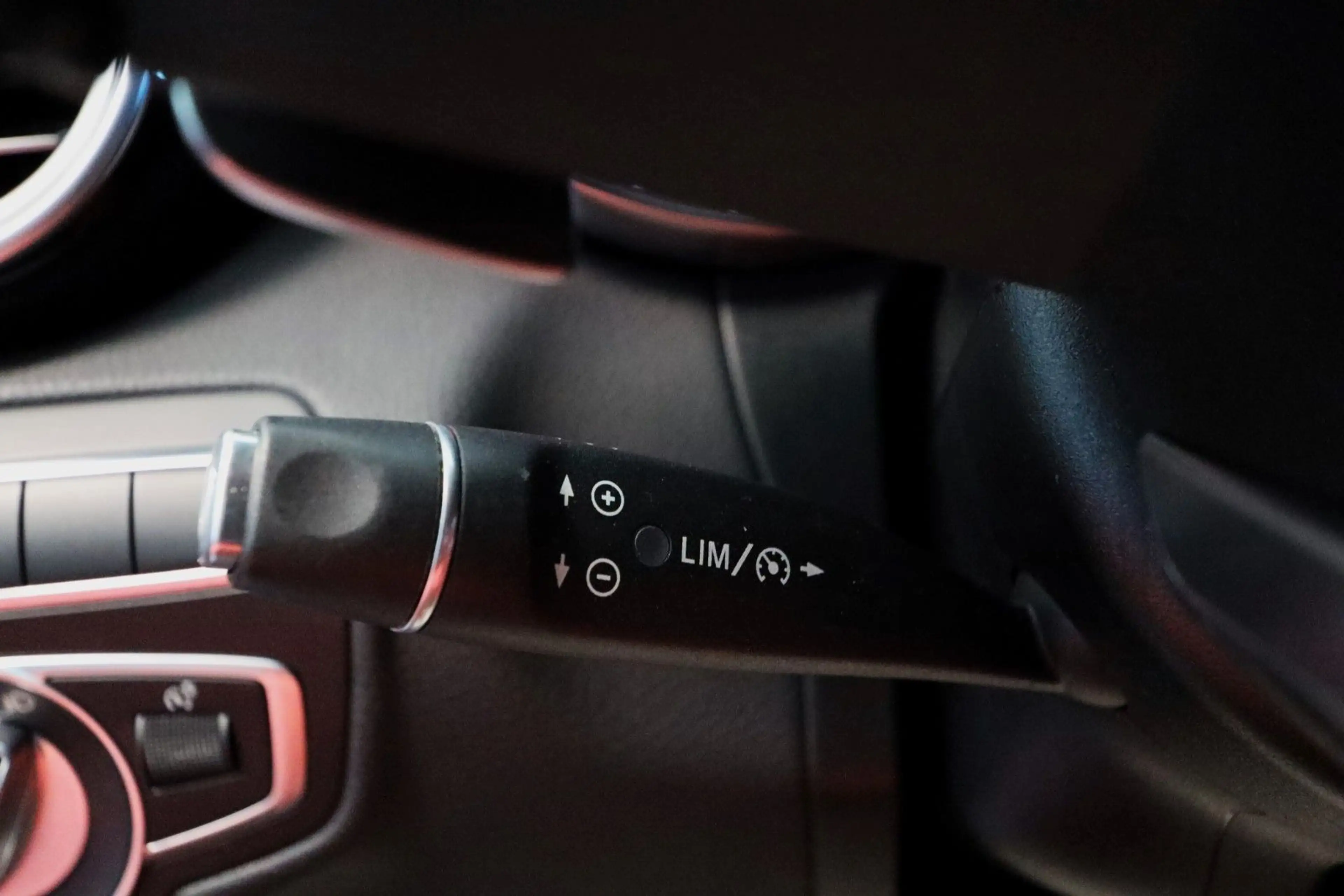 Mercedes-Benz GLC 350 e 4Matic AMG-Line Night Paket LED LEDER — photo 16