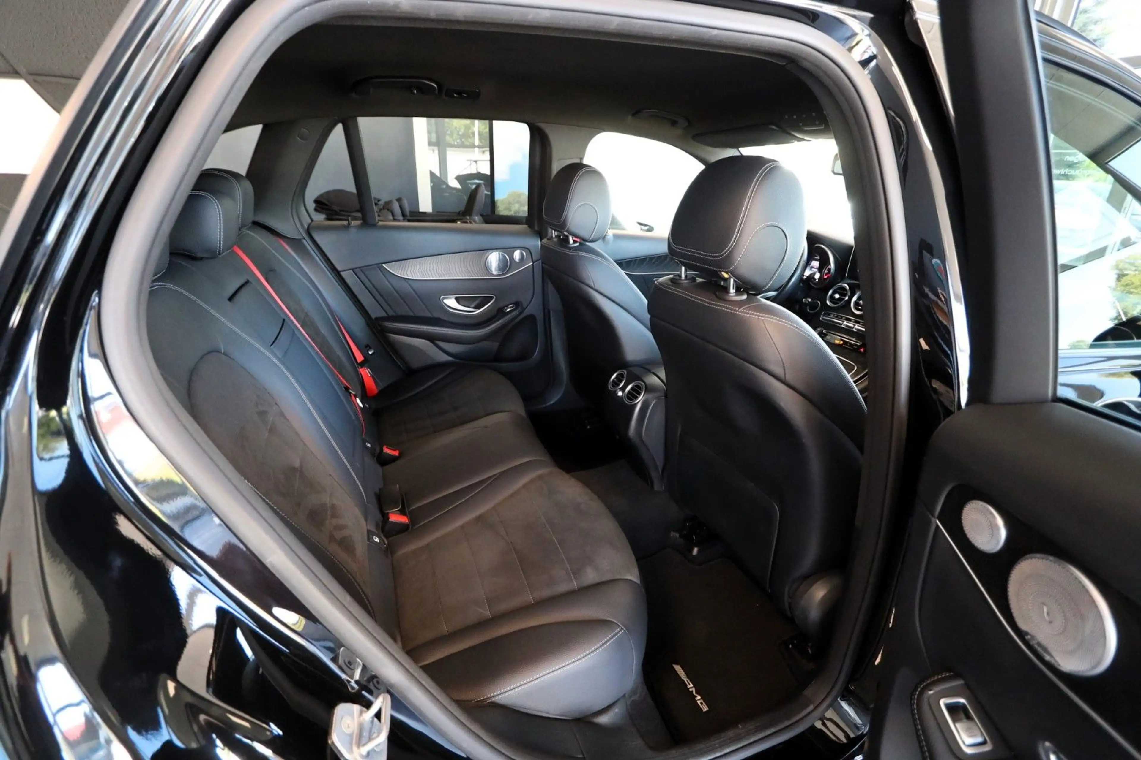 Mercedes-Benz GLC 350 e 4Matic AMG-Line Night Paket LED LEDER — photo 13