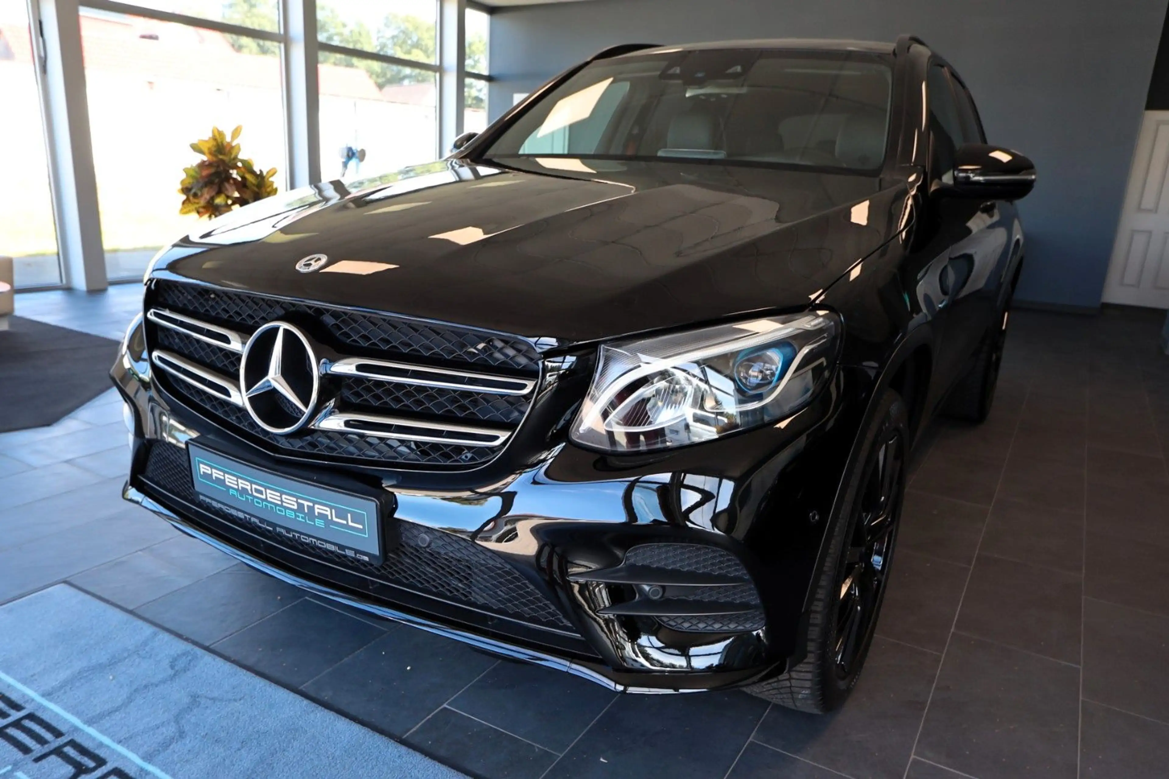 Mercedes-Benz GLC 350 e 4Matic AMG-Line Night Paket LED LEDER — photo 3