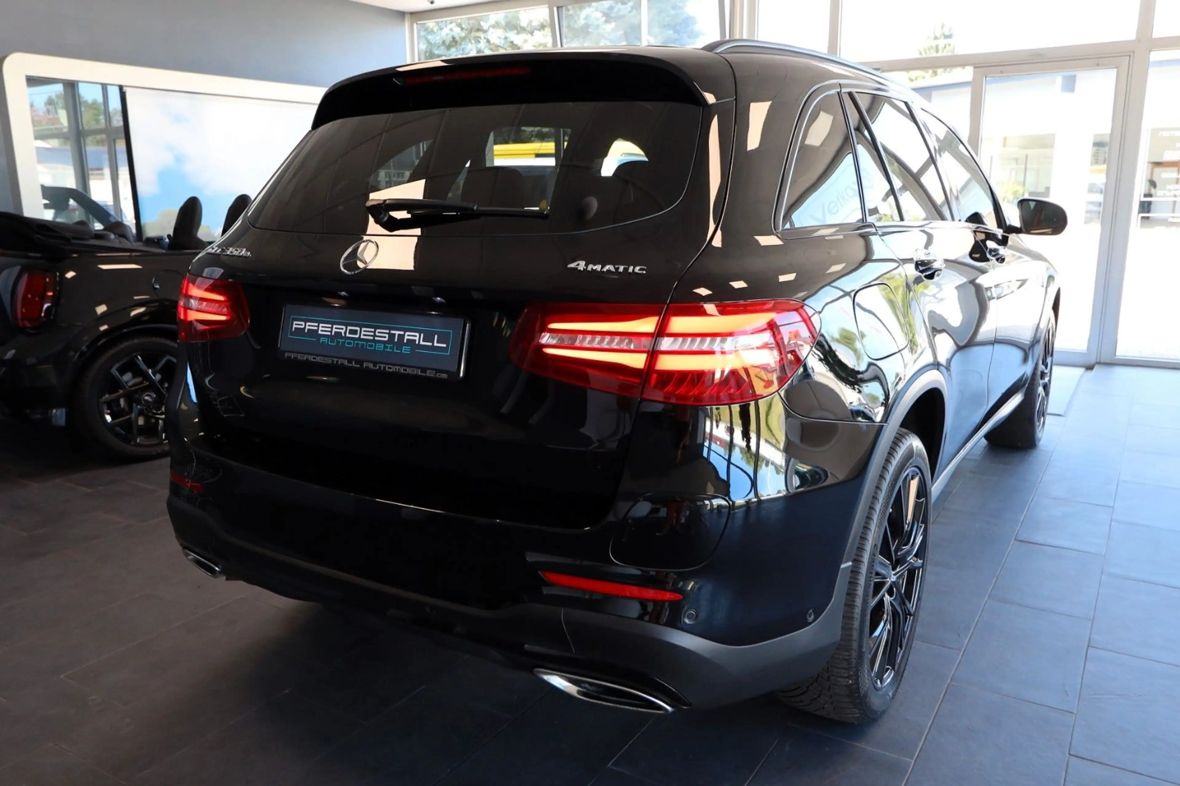 Mercedes-Benz GLC 350 e 4Matic AMG-Line Night Paket LED LEDER — photo 7