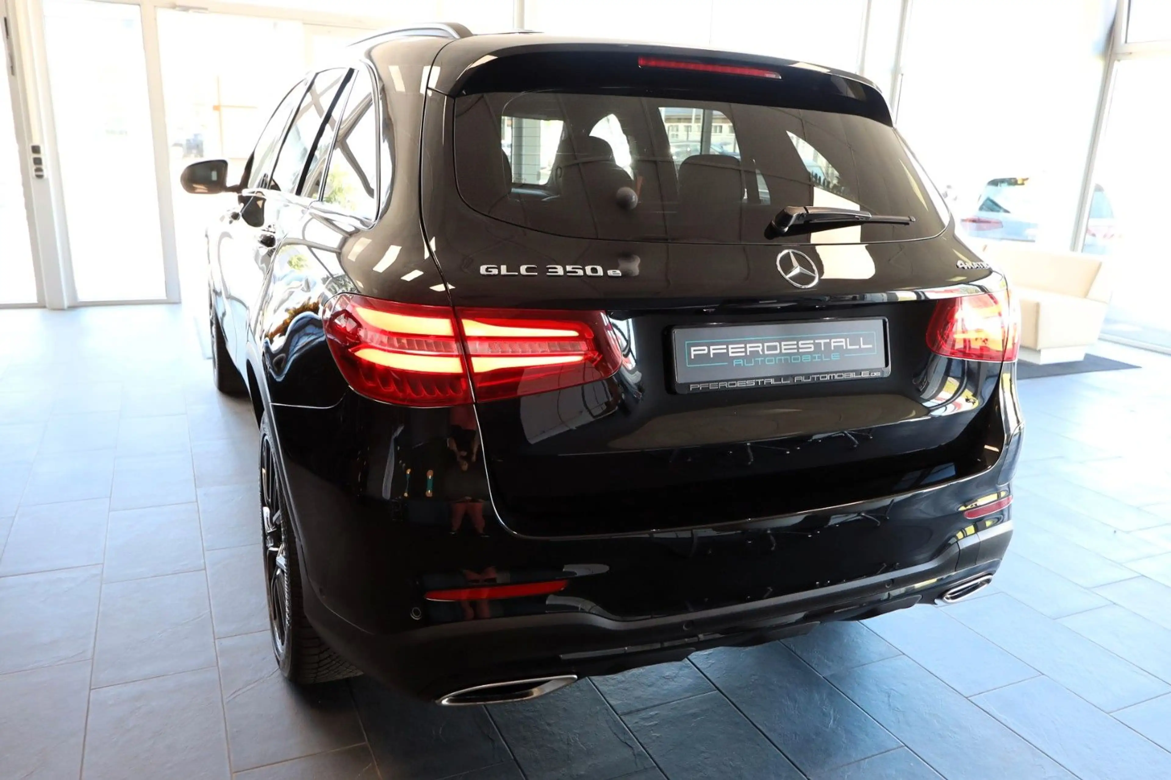 Mercedes-Benz GLC 350 e 4Matic AMG-Line Night Paket LED LEDER — photo 5