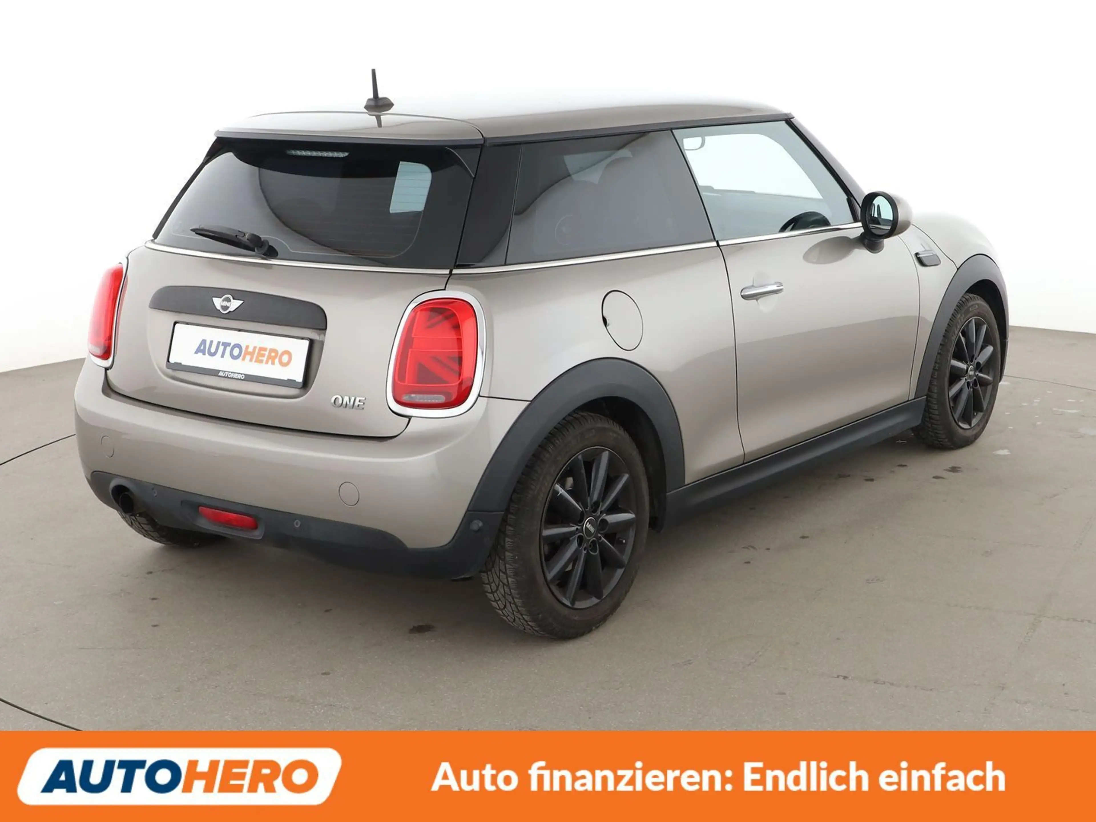 MINI One One Blackyard *PDC*SHZ*KLIMA*GARANTIE* — photo 6
