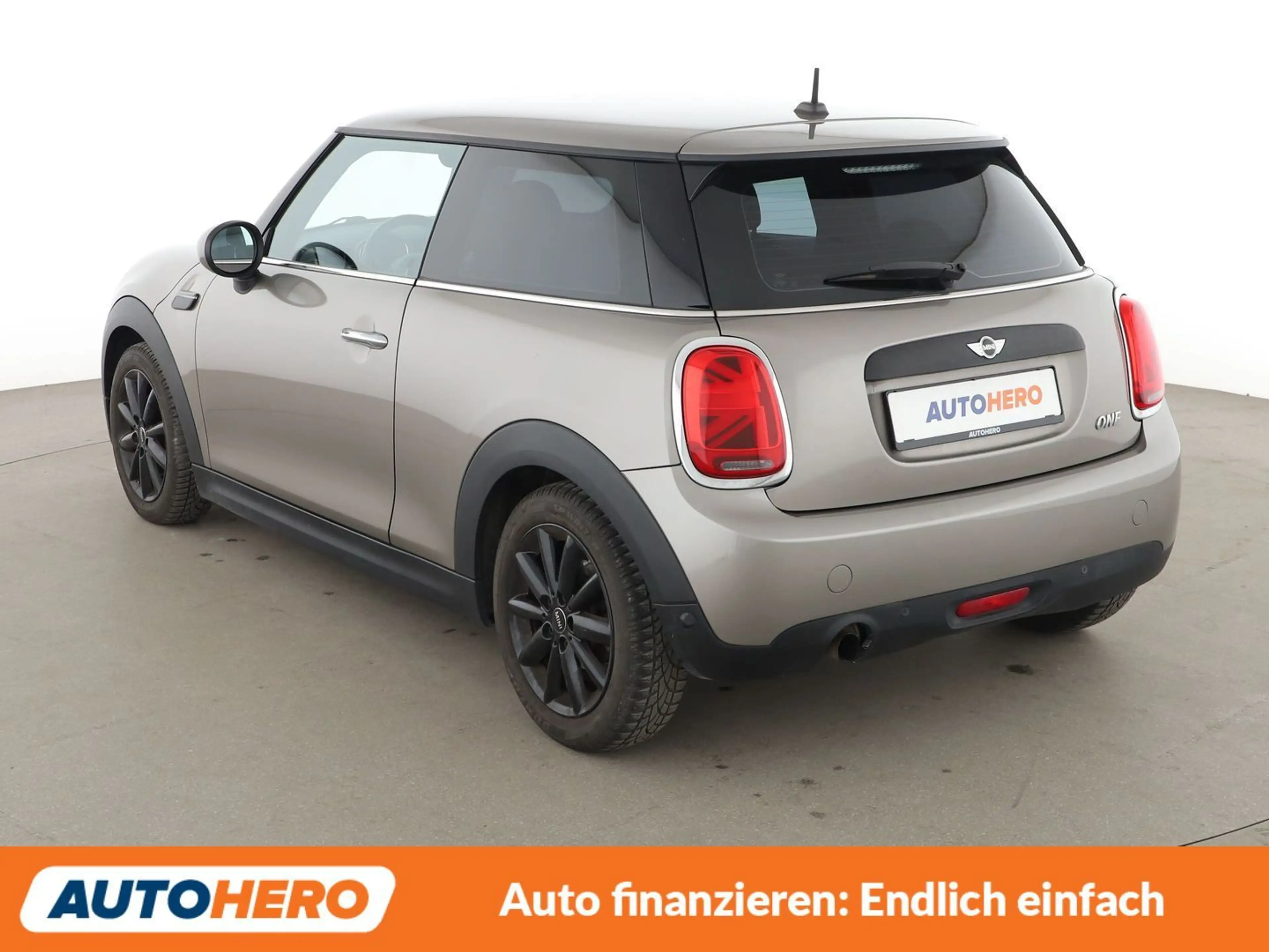 MINI One One Blackyard *PDC*SHZ*KLIMA*GARANTIE* — photo 4