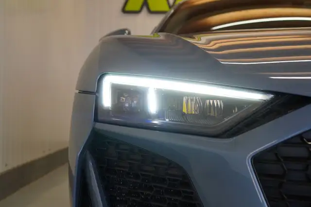 Audi R8 view 15
