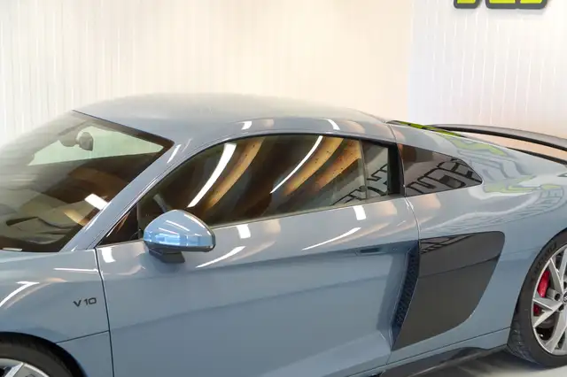 Audi R8 view 13