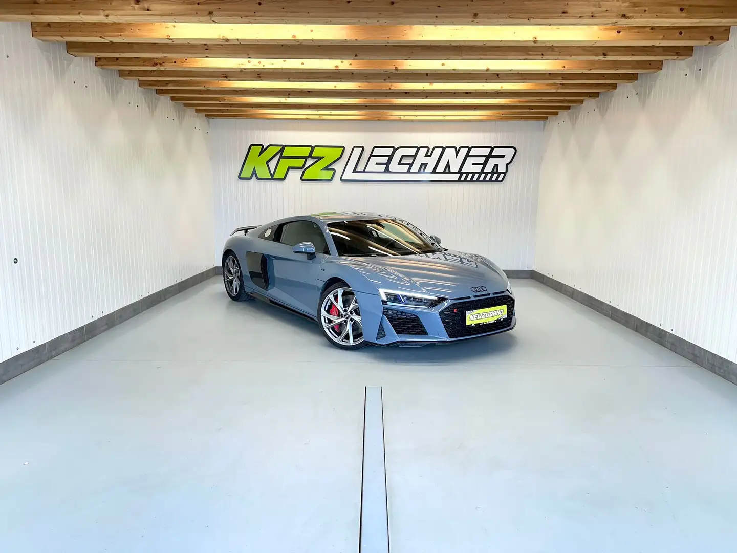 AUDI R8