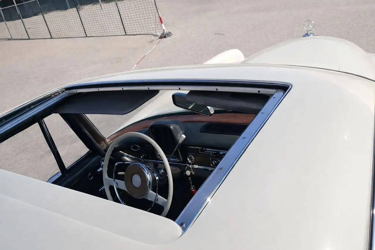 Mercedes-Benz 220 interni in pelle ,tettuccio apribile ., foto 8
