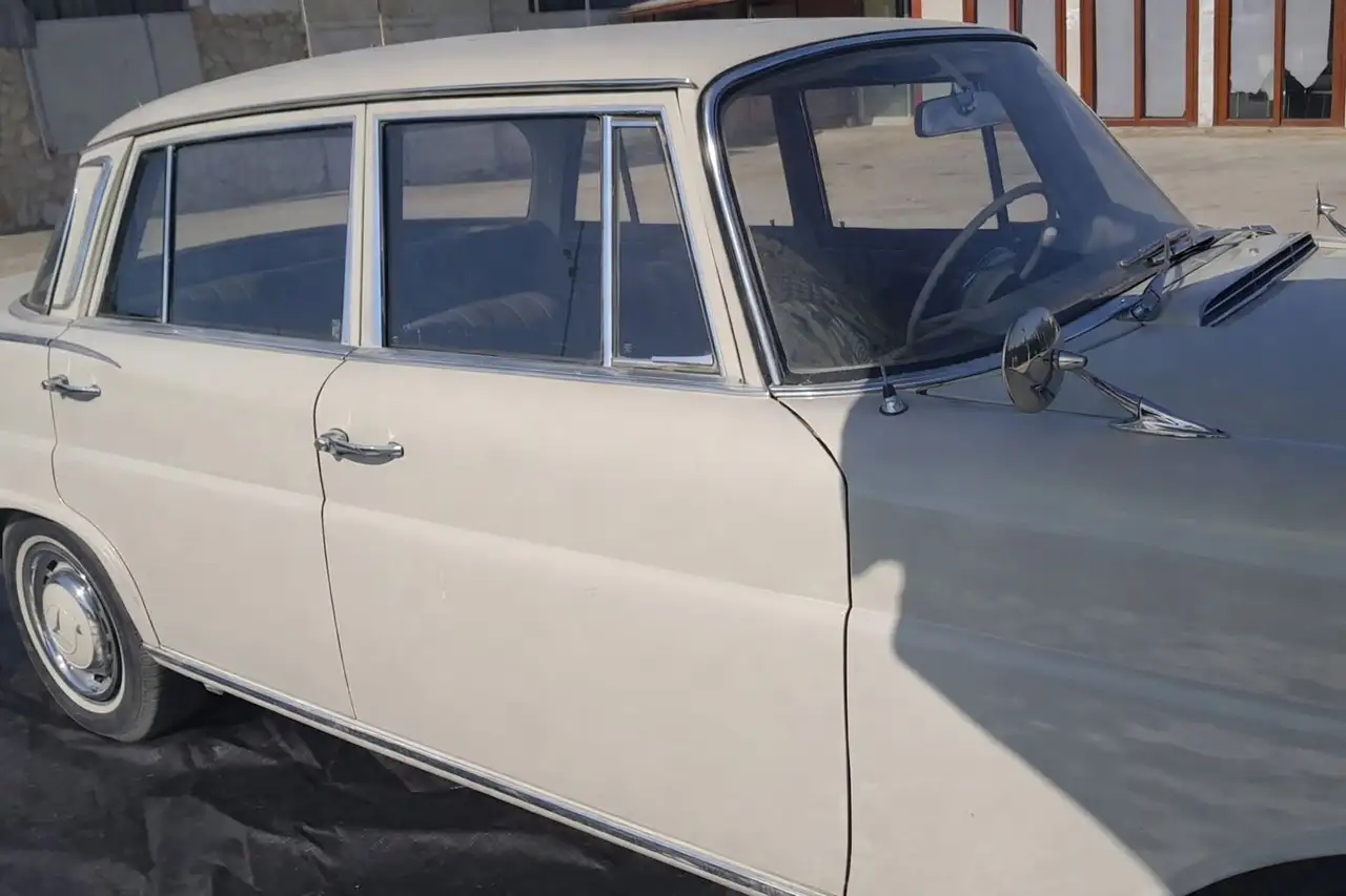 Mercedes-Benz 220 interni in pelle ,tettuccio apribile ., foto 7
