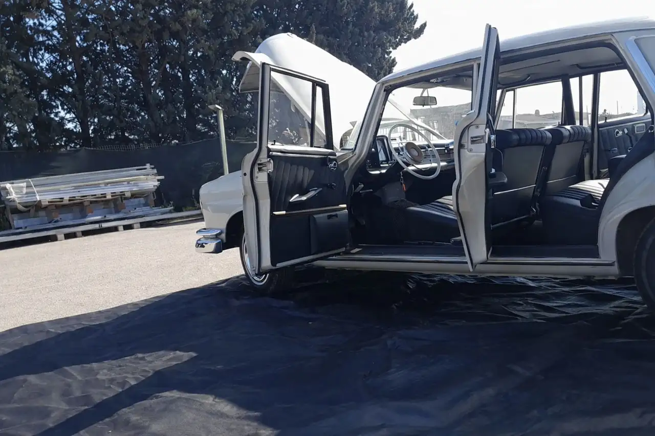 Mercedes-Benz 220 interni in pelle ,tettuccio apribile ., foto 9