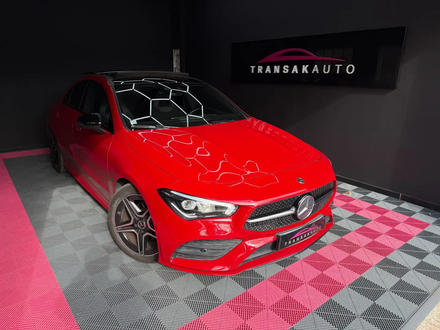 Mercedes-Benz CLA 180 CLA Coupé 180 d 7G-DCT AMG Line Rot - 1