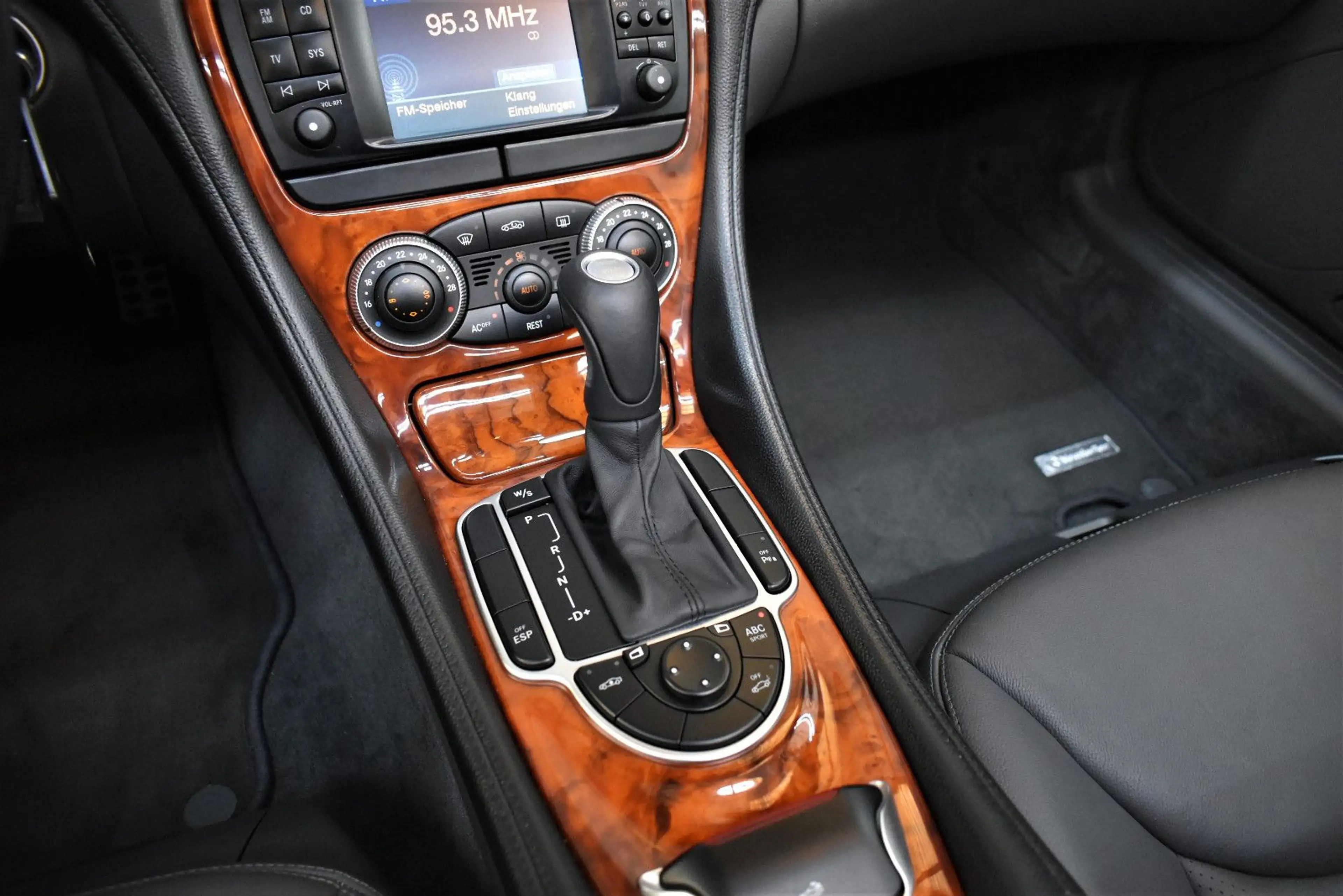 Mercedes-Benz SL 500 Edition+Bi-Xenon+Memory+Keyless+SHZ+PDC — photo 15