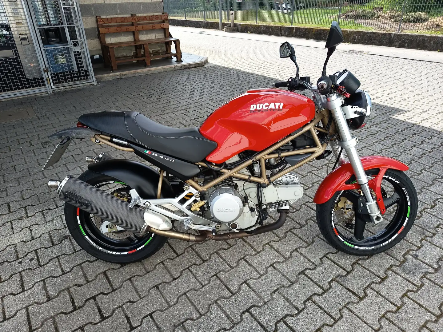 Ducati Monster 600 Rouge - 1
