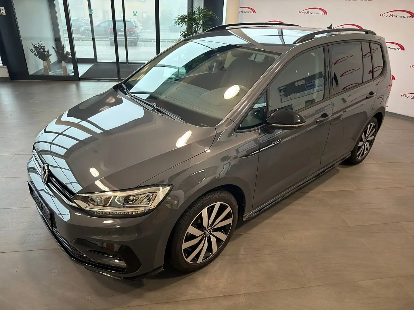 Volkswagen Touran Highline 2,0 TDI DSG R-Line, Black, Kamera, ACC... Grau - 2