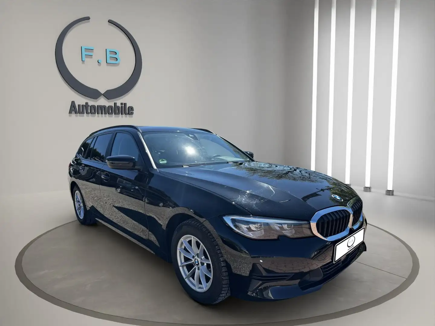 BMW 320 d Advantage/NAVI/UVM.. Noir - 1