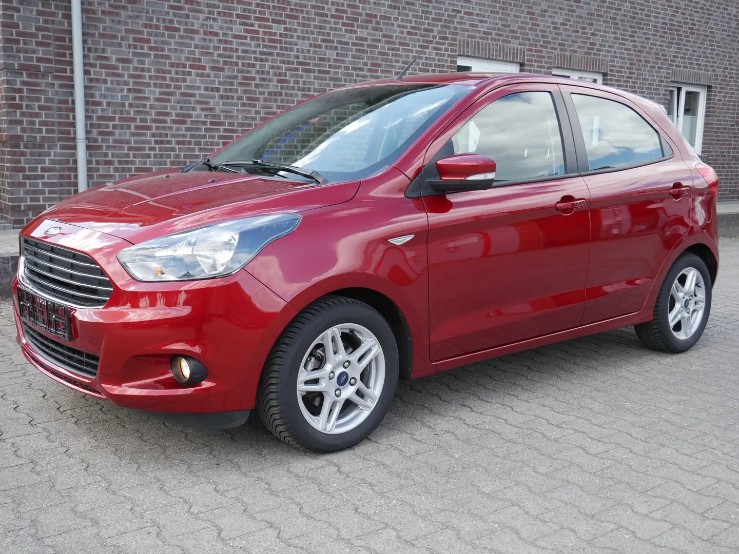 Ford Ka/Ka+ Cool Shz Parkpilot Klima Tgf GRA Sprachsteuerung Rojo - 1