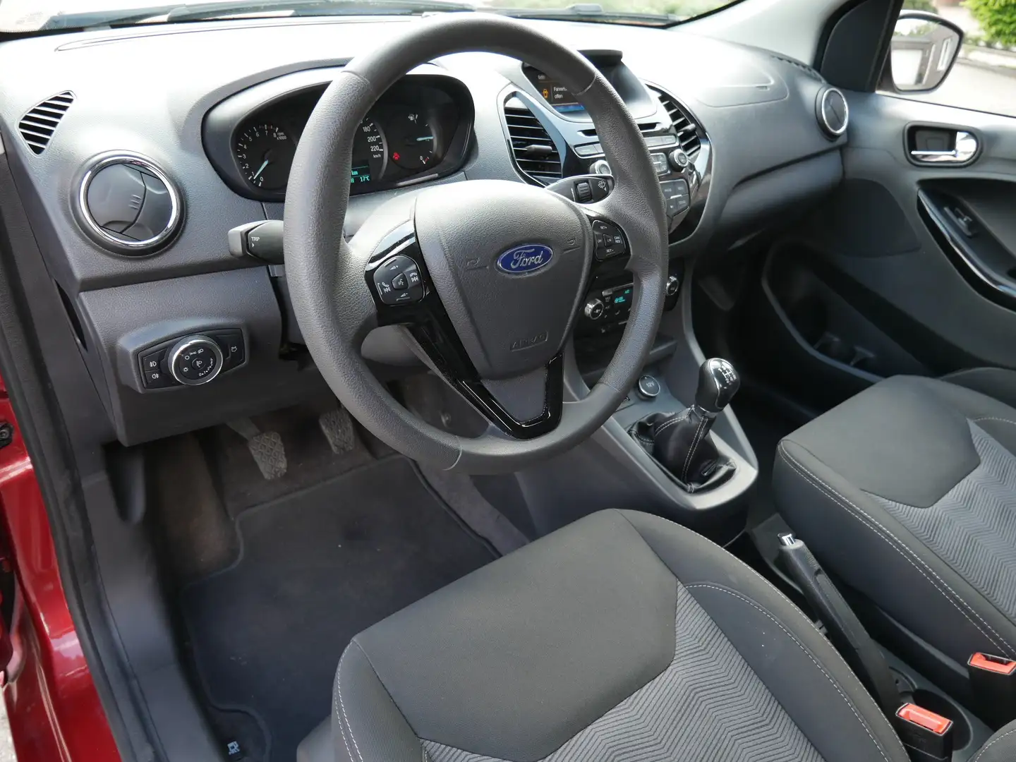 Ford Ka/Ka+ Cool Shz Parkpilot Klima Tgf GRA Sprachsteuerung Rojo - 2