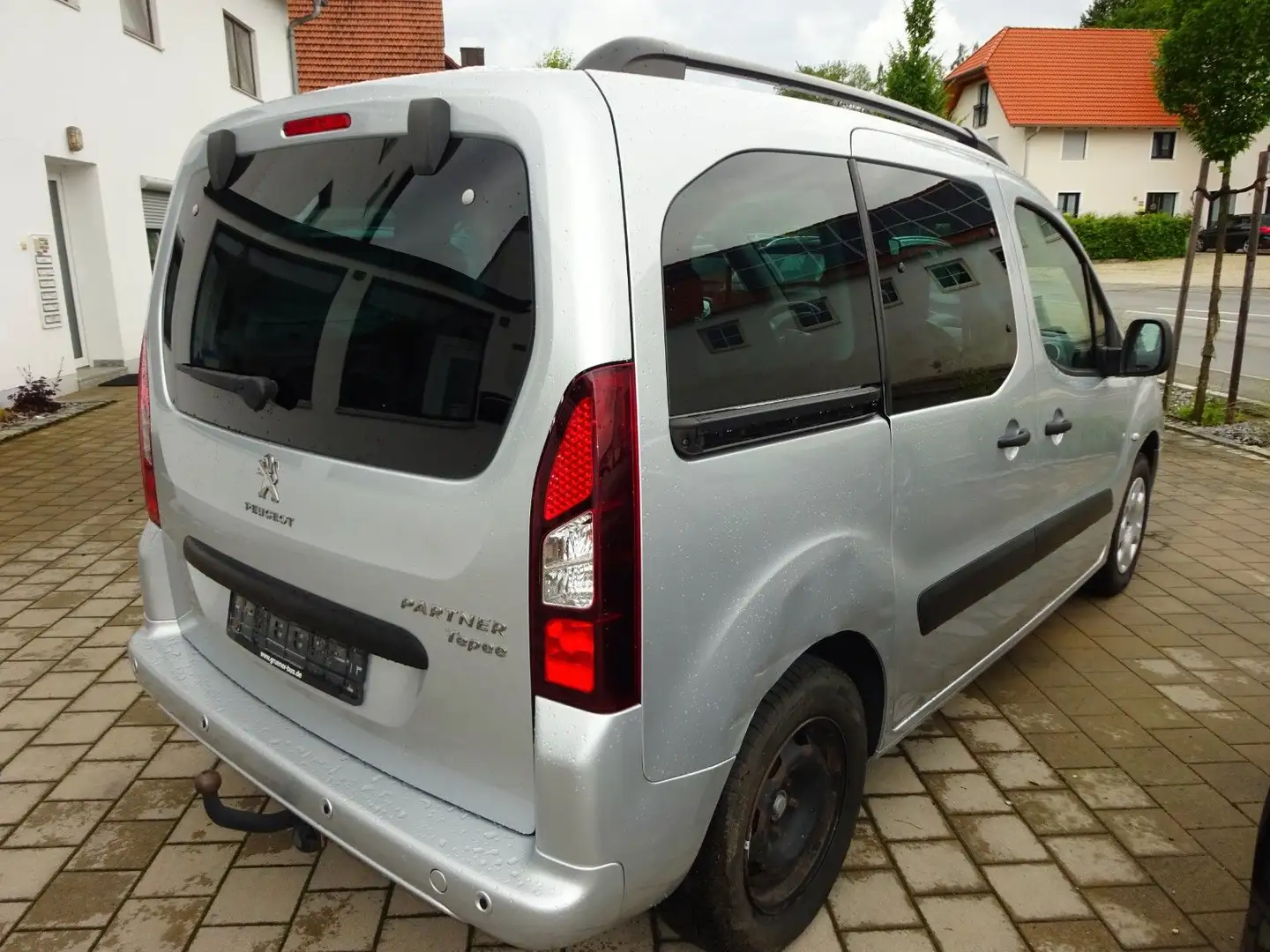 Peugeot Partner Tepee/5 Sitzplätze/AHK/ Euro 6 Grau - 2