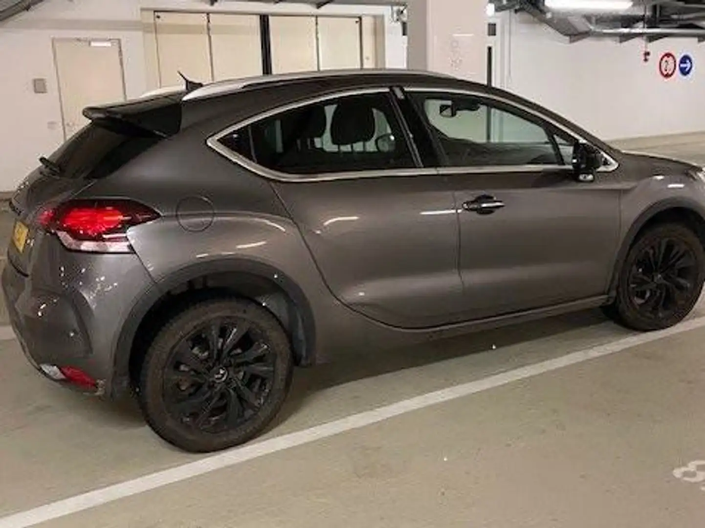 DS Automobiles DS 4 Crossback Grey - 2