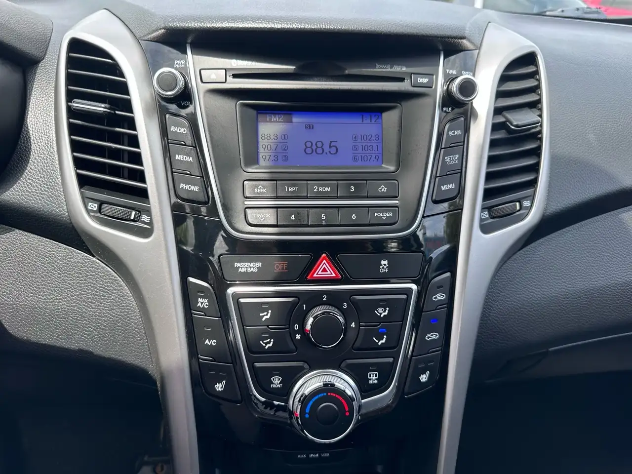 Hyundai ELANTRA снимка Hyundai ELANTRA