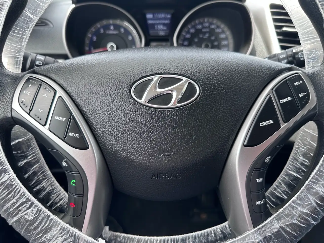 Hyundai ELANTRA снимка Hyundai ELANTRA