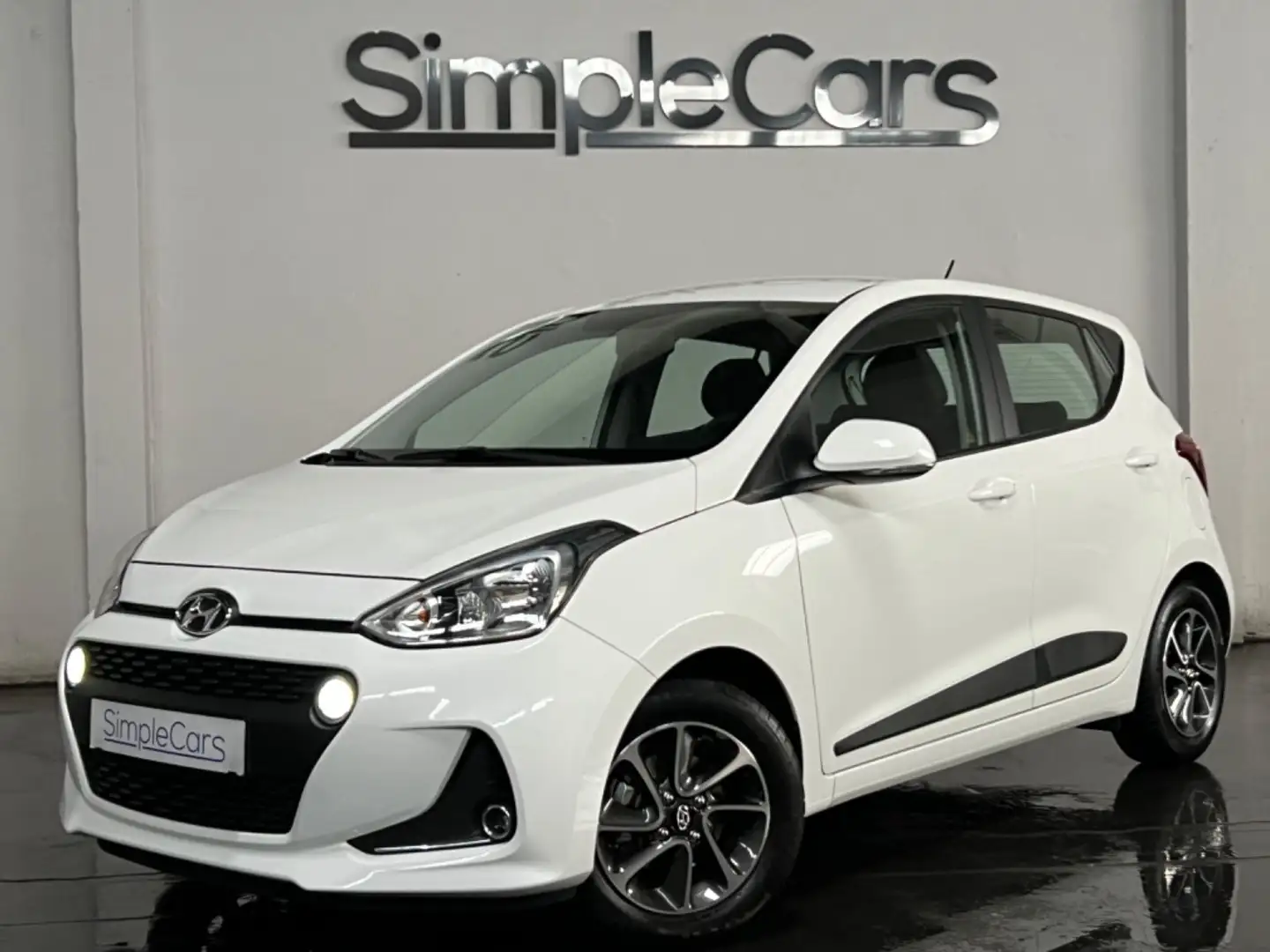 Hyundai i10 *Klima*Sitzheizung*8-fach*1.Hand* Weiß - 1
