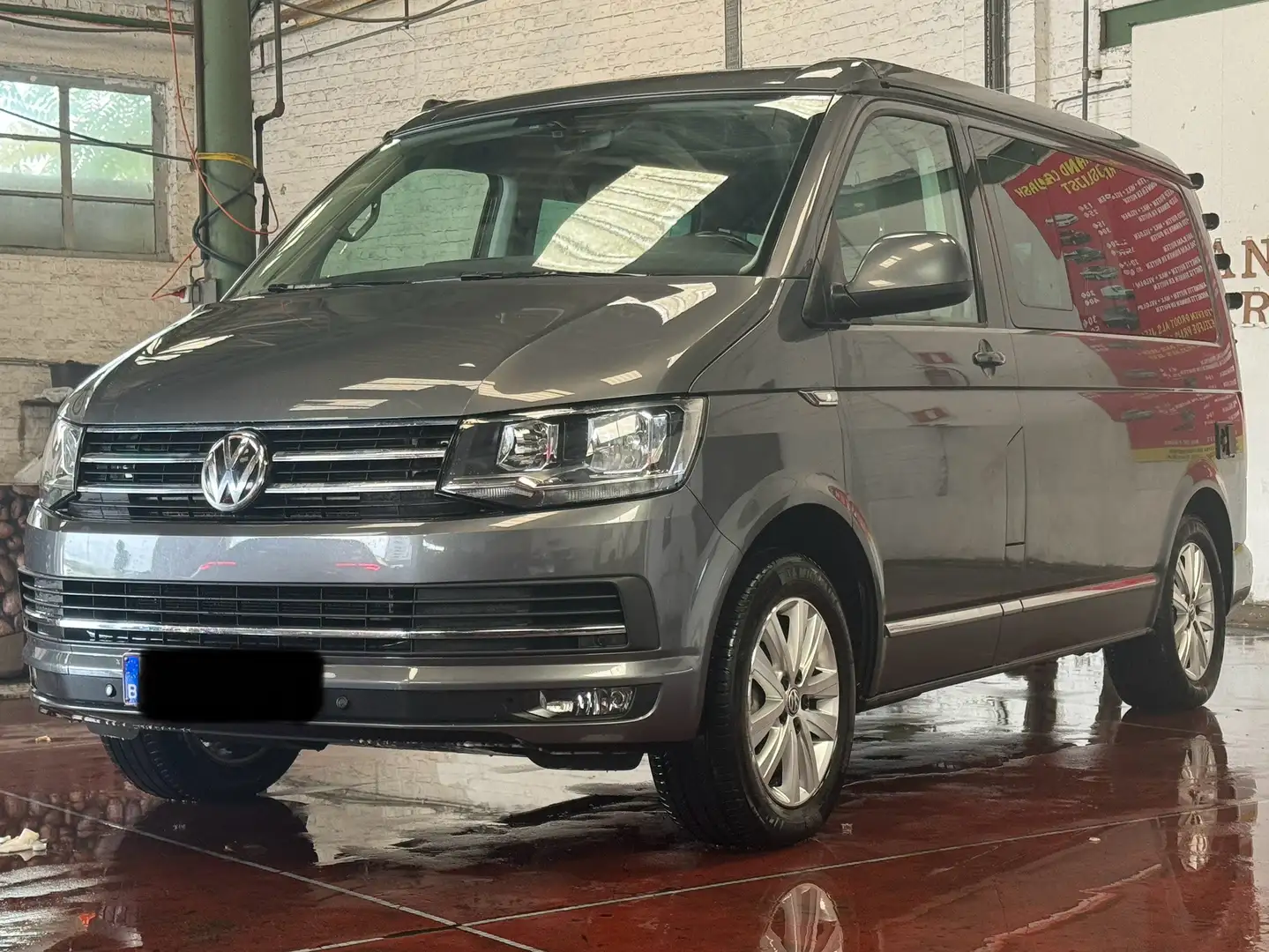 Volkswagen T6 California VW California T6 Ocean 204Pk Grijs - 1