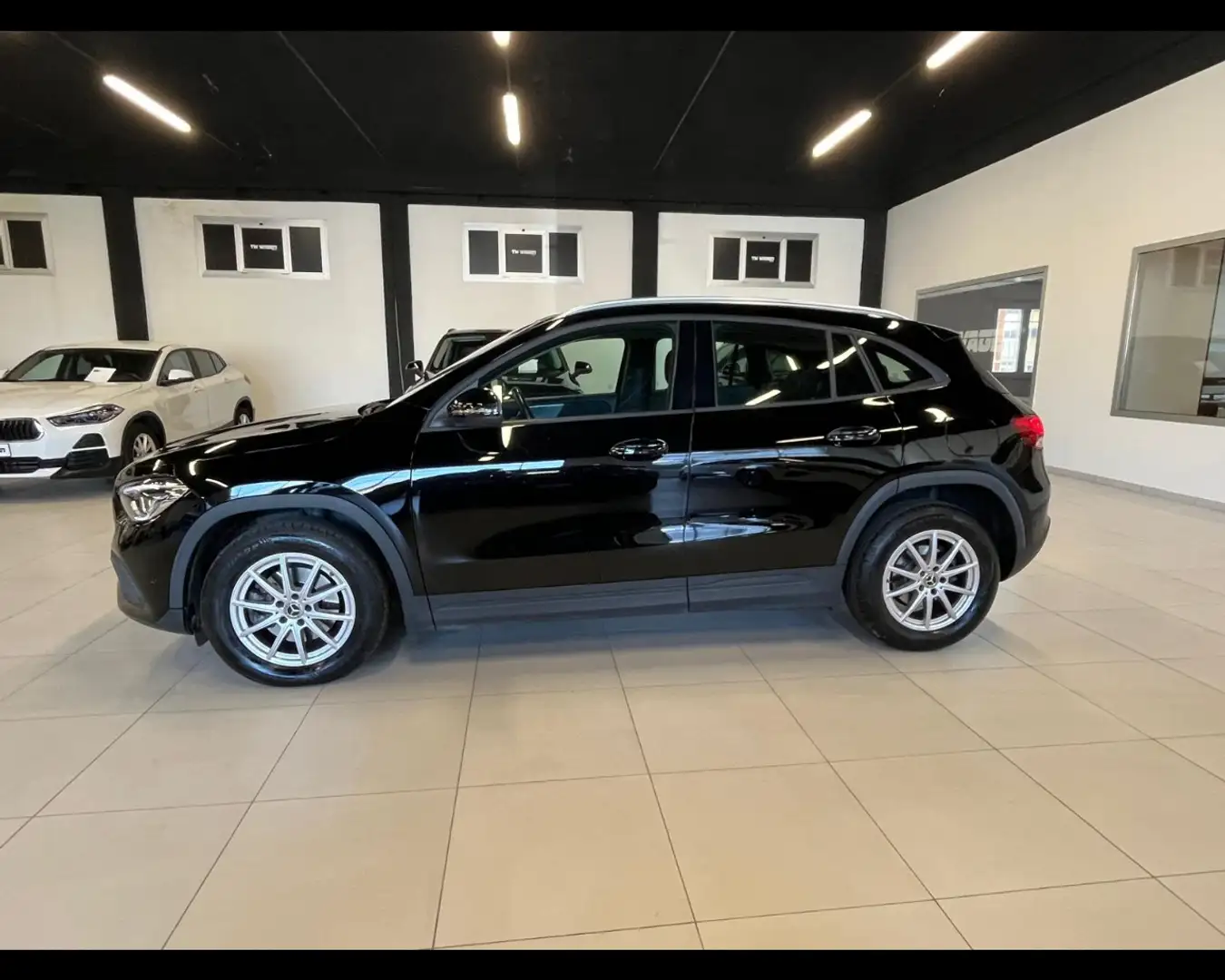 Mercedes-Benz GLA 200 d Automatic Business Extra Nero - 2