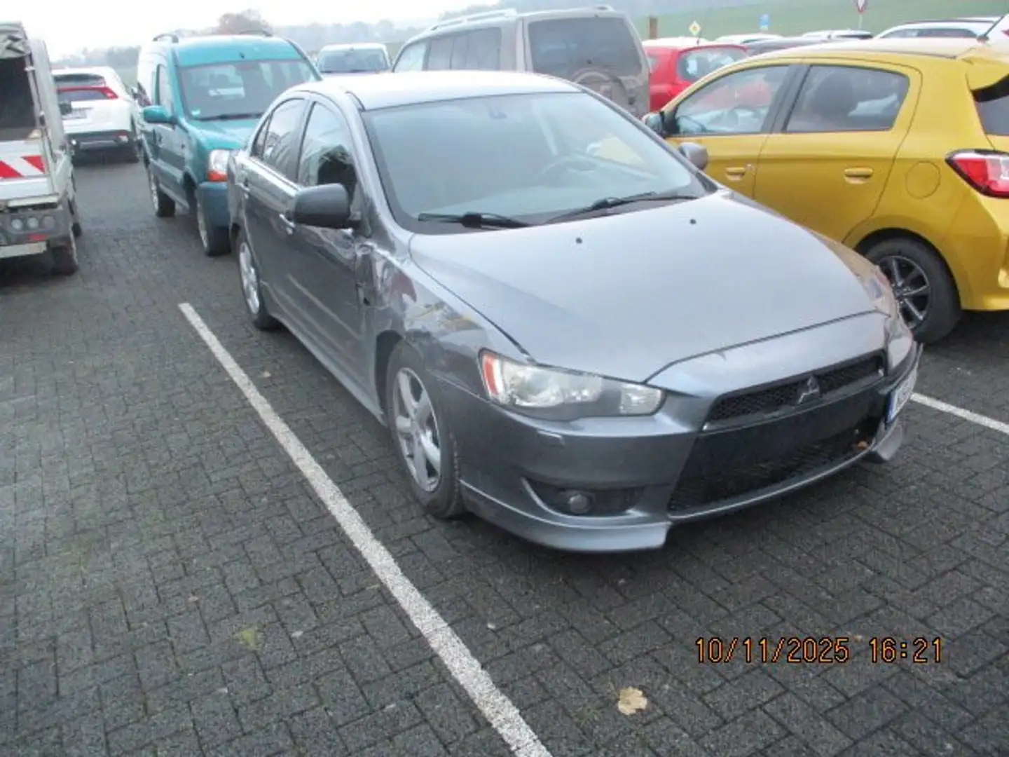Mitsubishi Lancer Lancer Stufenheck Diesel 1.8 DI-D+ ClearTec Invite Grigio - 1