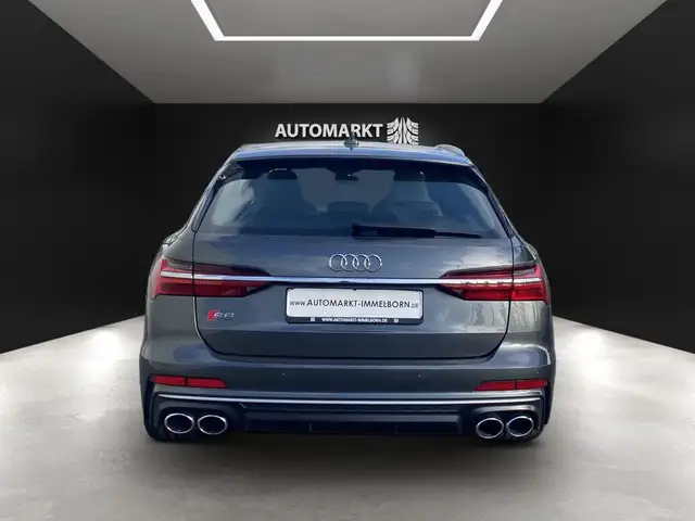 Audi S6 view 10
