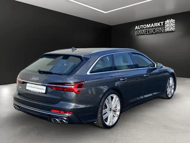 Audi S6 view 8