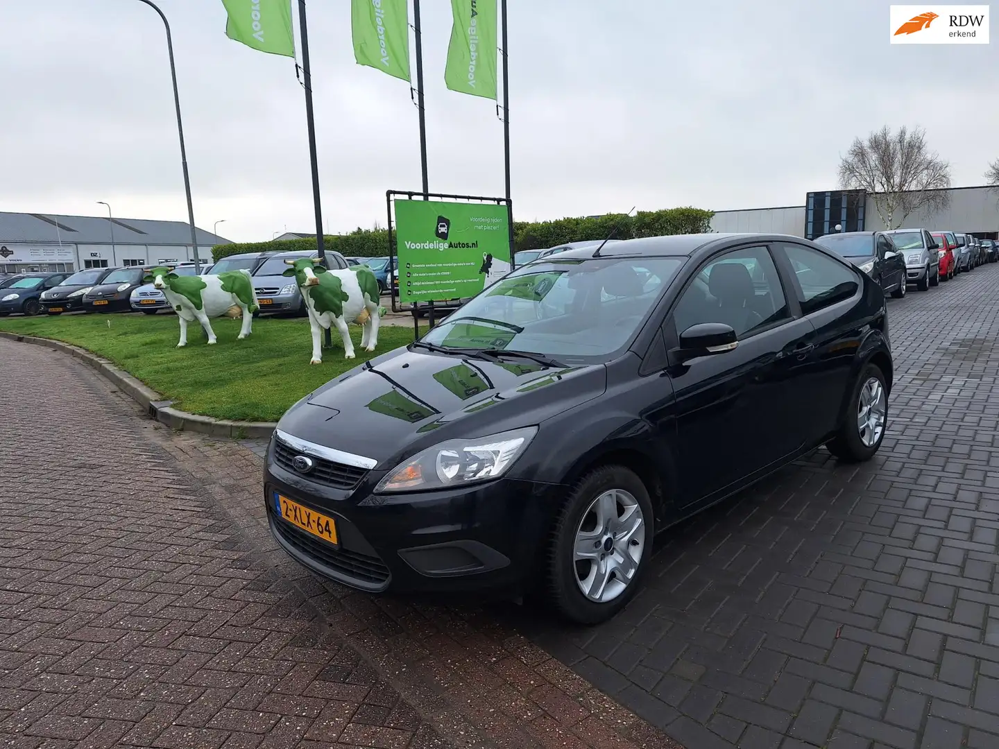 Ford Focus 1.4 Trend / Nette auto / APK november 2026 Zwart - 1