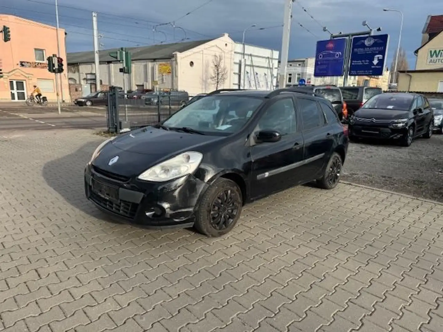 Renault Clio 1.5 dCi Grandtour Expression*Klima*Navi* Schwarz - 1
