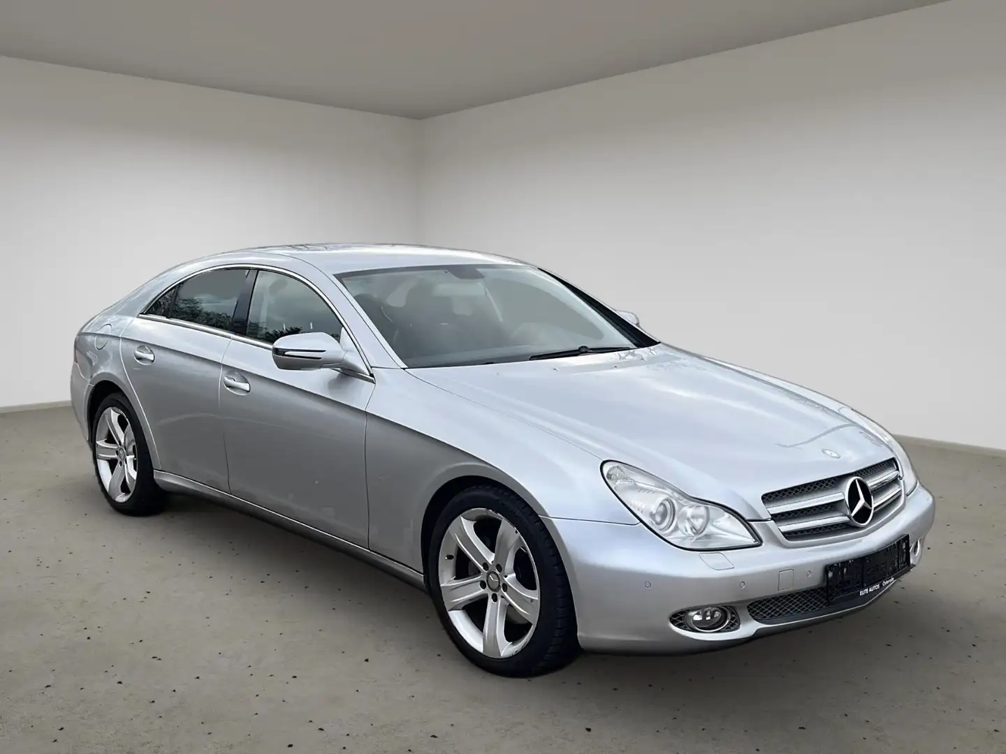 Mercedes-Benz CLS 350 **INNEN TOP gepflegt**REIFEN NEU** Argent - 1