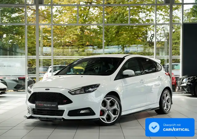 Ford Focus ST *RS-Design *Navi *Kamera *KeyFree