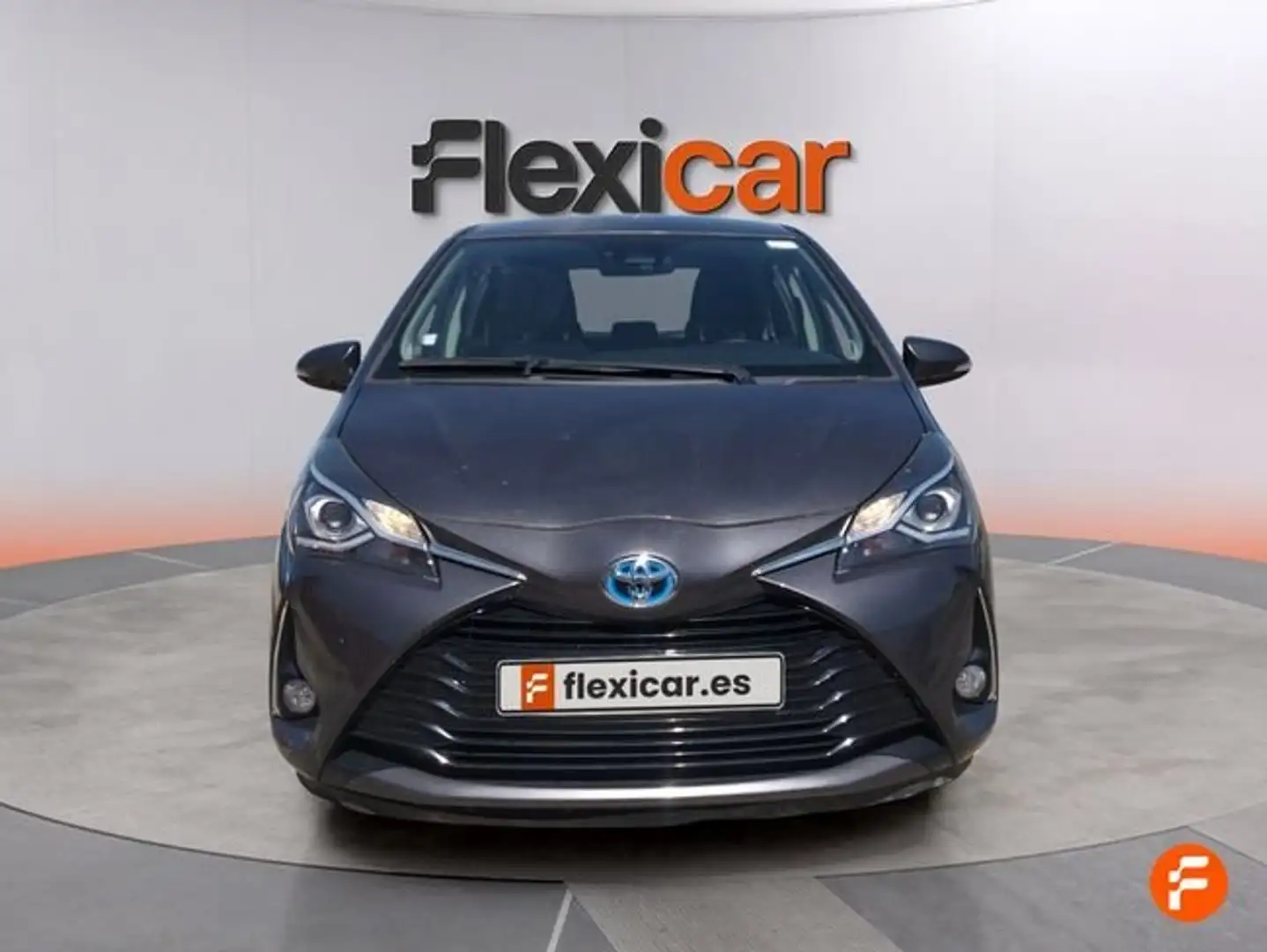 Toyota Yaris 100H 1.5 Active Gris - 2