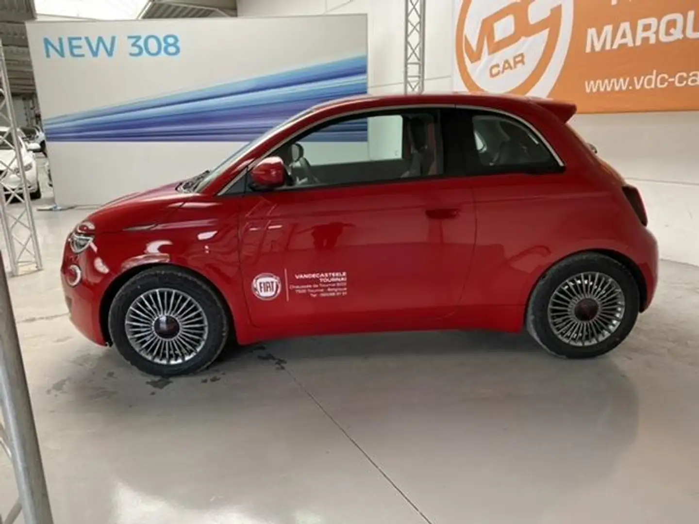 Fiat 500e RED by Fiat Rouge - 2