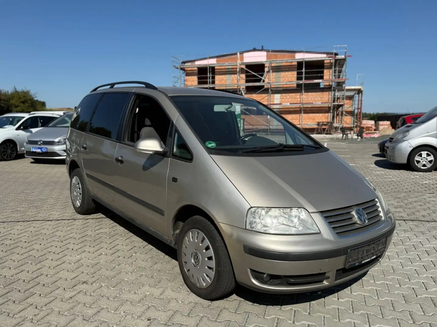 Volkswagen Sharan 2,0l TDI ** TüV bis 9/26 ** 7 Sitzer Beige - 1