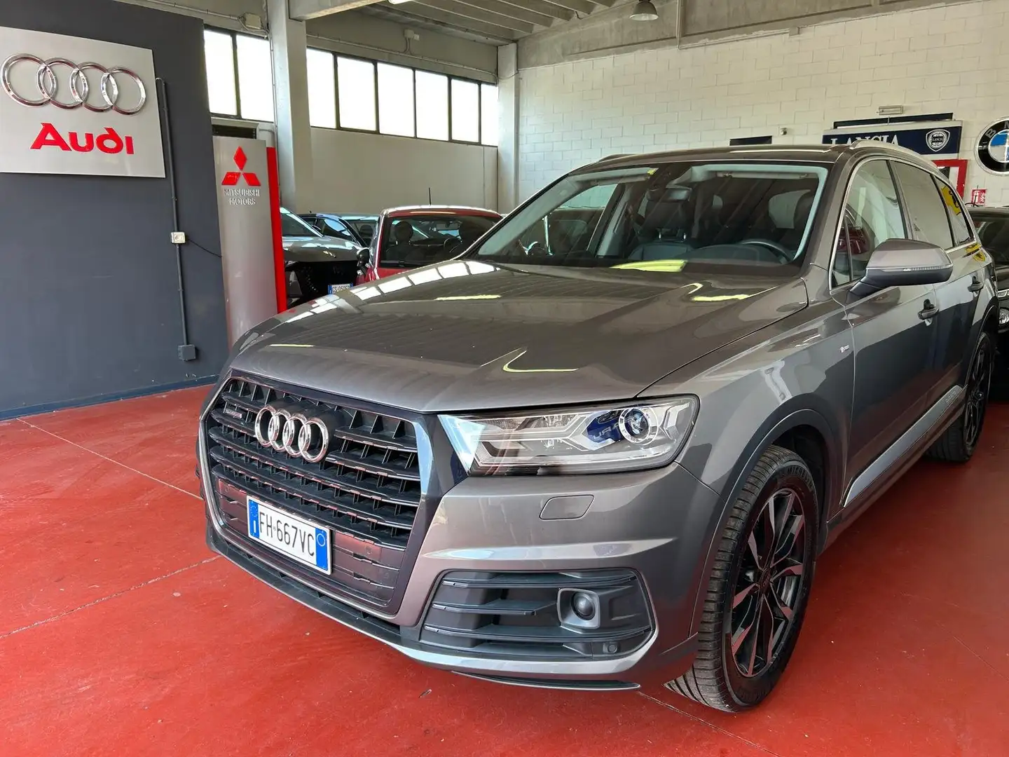 Audi Q7 Q7 3.0 tdi ultra quattro tiptronic Gris - 2