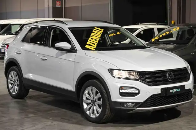 Volkswagen T-Roc view 2