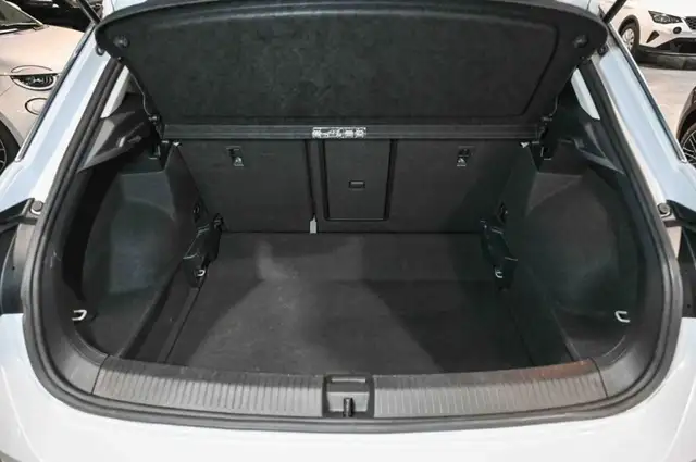 Volkswagen T-Roc view 5