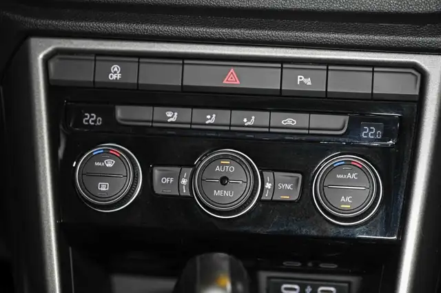 Volkswagen T-Roc view 15