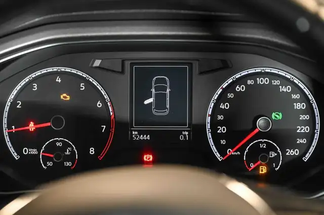 Volkswagen T-Roc view 13